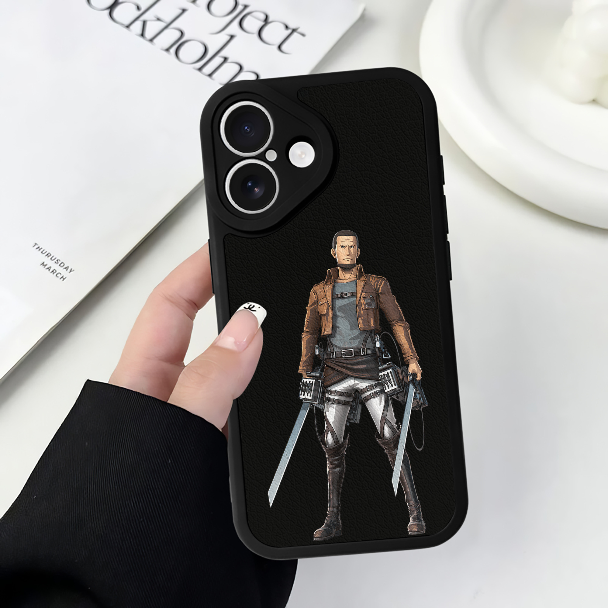 （画像用） 進撃の巨人 Attack on Titan 【iPhone 16シリーズ対応】シリコンスマホケース（レザー調） 材質：シリコン